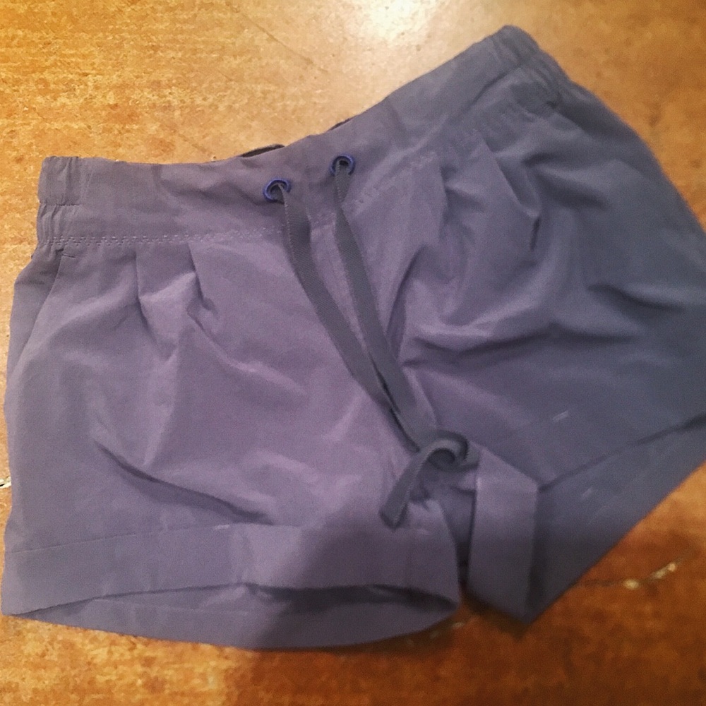 Lululemon shorts size 4
